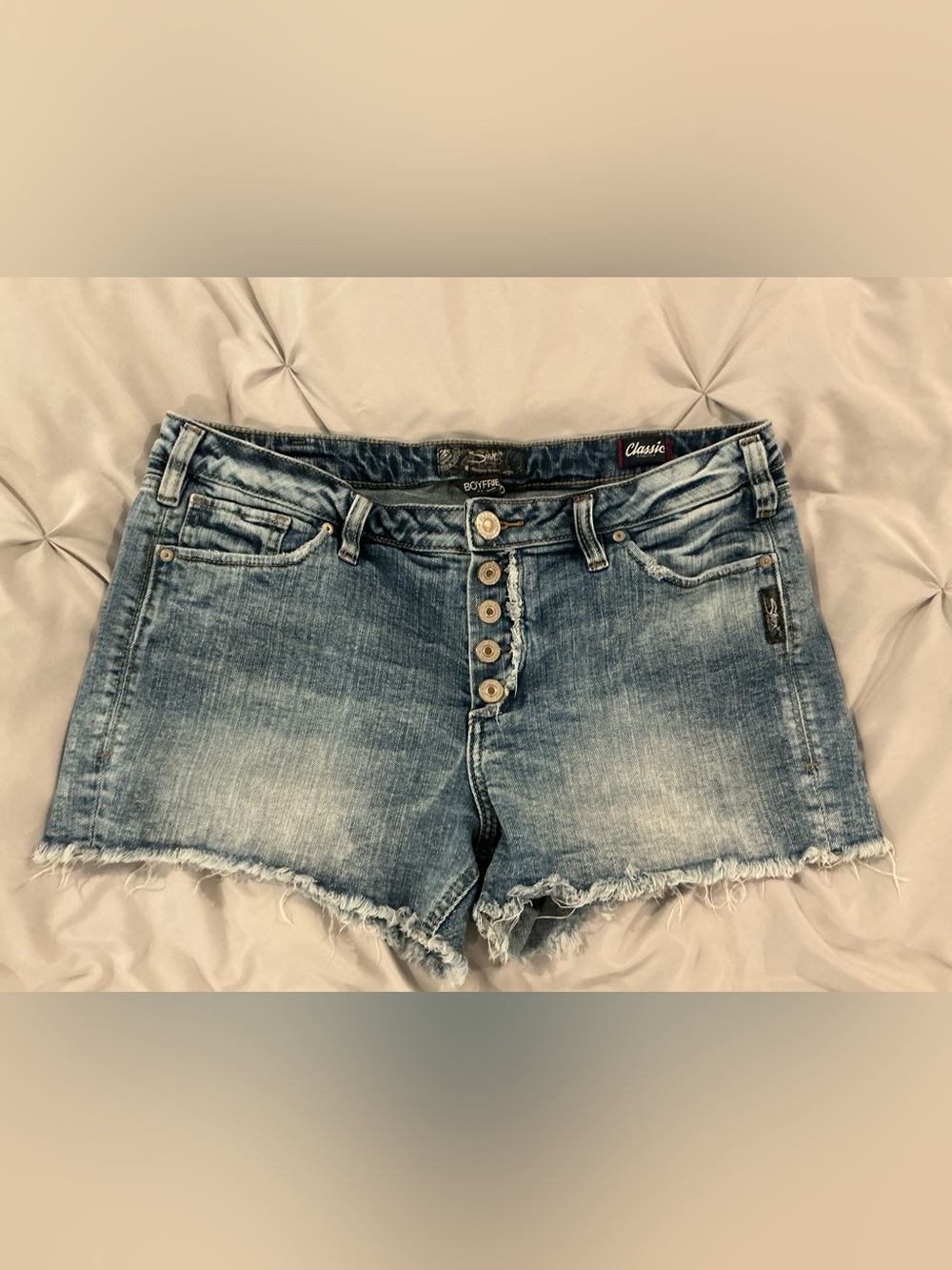 EUC - Women’s Silver Jeans - Boyfriend - Distressed Button-Fly Shorts - Size 33